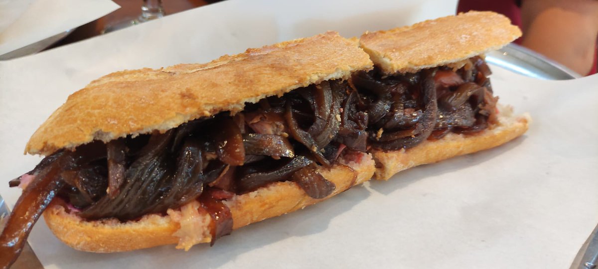 ¡Buenos días! Despedimos julio🌞 con una propuesta nueva para #esmorçar 🆕. 

Nos vamos al barrio de #Extramurs, concretamente al Bar Pastoret 😀 que ahora podéis disfrutar también en el Mercado de la Imprenta (Calle Mascota, 17).

Esperamos que os guste 😋