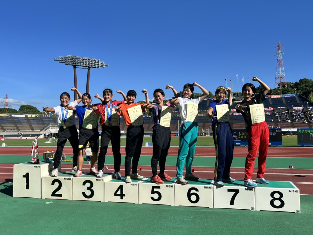 jaaf_official's tweet photo. /／
【#福岡インターハイ】 2日目
女子100m決勝(風:-1.9)
\＼
1位🥇小針陽葉(富士市立) 11秒68
2位🥈前田さくら(鳥取敬愛) 11秒80
3位🥉山崎心愛(旭川志峯) 11秒82
4位 秋澤理沙(東京学館新潟) 11秒90
5位 千葉安珠(常盤木学園) 11秒92
6位 杉本心結(市立船橋) 11秒92
7位 佐野釉梨(静岡市立) 11秒92
8位 岡田翠(中京大中京) 15秒50