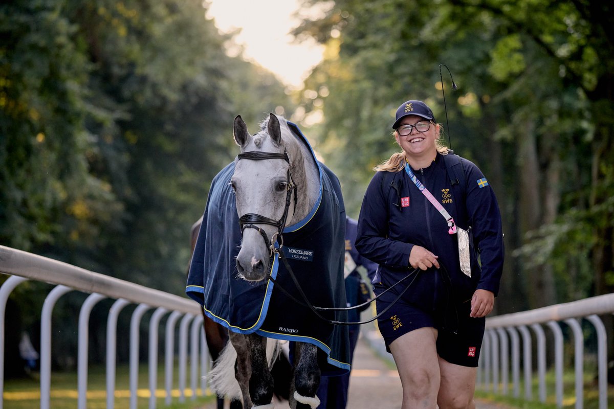 FEI_Global's tweet photo. POV: Smile; it might never happen. Wait, it already did! 😃
We're at the Olympics. 🦄
📸 ©FEI/ Liz Gregg
#ABondLikeNoOther #ASportLikeNoOther
#Paris2024 #Olympics #Equestrian #Eventing #FEIEventing #Coursewalk #TimeForMedals @Paris2024 @Olympics https://t.co/XSGXL1WhN6