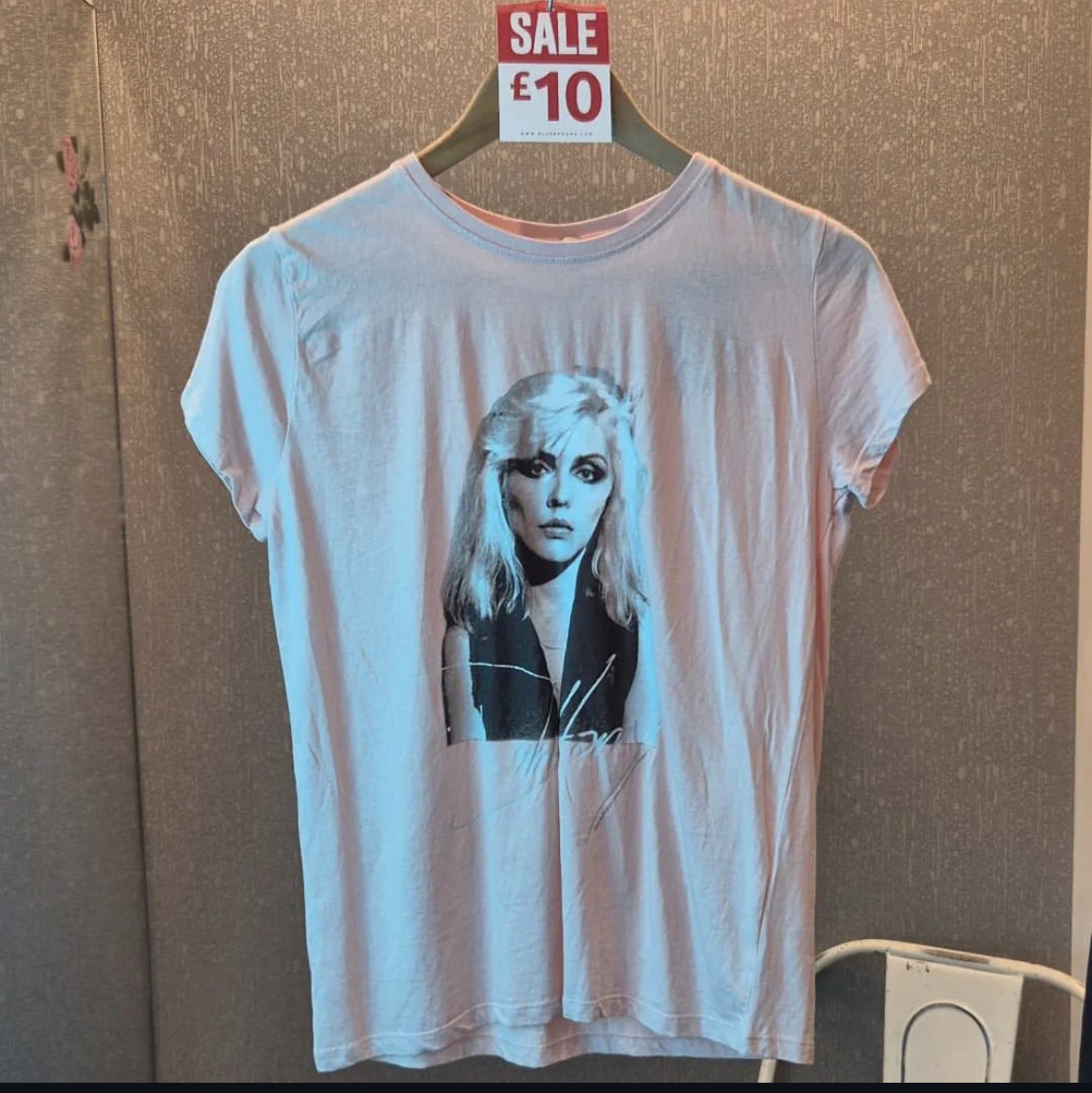 OrchardSquare's tweet photo. π #bluebanana have a huge range of slim fit band tees in for just Β£10!π€
Head in store and grab yours!
#orchardsquare #sheffield #sheffieldcitycentre #sheffieldexploringlocal #sheffieldstyle #sheffieldshopping #sheffieldstudents https://t.co/VMTKxW9pEo