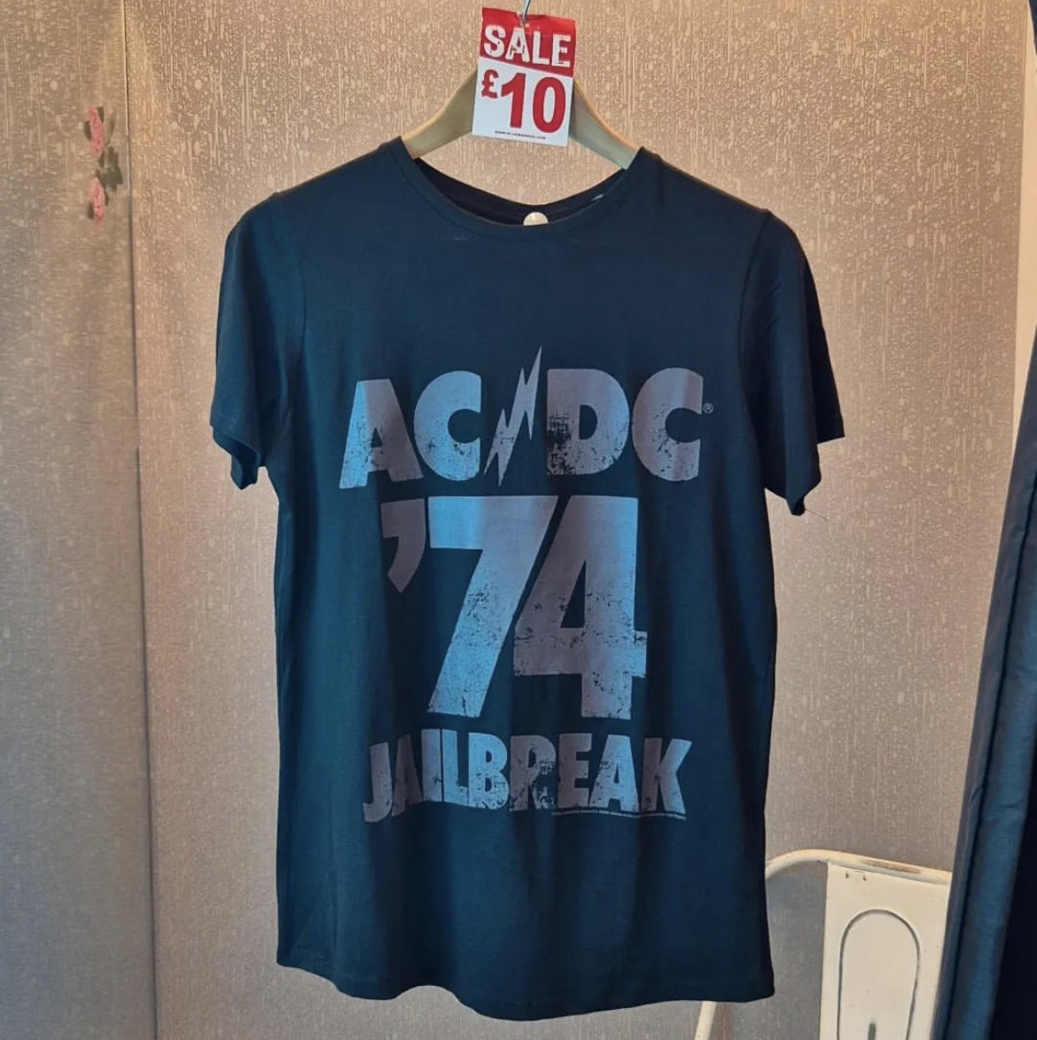 OrchardSquare's tweet photo. π #bluebanana have a huge range of slim fit band tees in for just Β£10!π€
Head in store and grab yours!
#orchardsquare #sheffield #sheffieldcitycentre #sheffieldexploringlocal #sheffieldstyle #sheffieldshopping #sheffieldstudents https://t.co/VMTKxW9pEo
