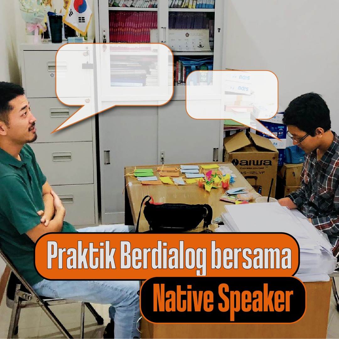 LBEKRAF's tweet photo. Telah berlangsung kelas bahasa Jepang bersama native speaker. Kelas ini bertujuan untuk memperkaya wawasan budaya Jepang langsung dari ahlinya. 

Layanan Bahasa dan Ekonomi Kreatif (LBEKRAF)
Gedung A FIB UB lantai 1 
WhatsApp (082231495856)
Ibekraf_fib@ub.ac.id https://t.co/zjiVoSQdG4