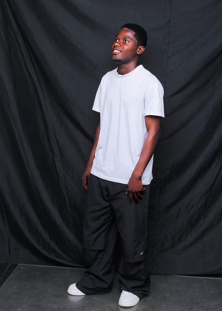AsareReagan1's tweet photo. HAPPY BIRTHDAY 🎂 TO MYSELF ❤️ https://t.co/FNvYH2keQn
