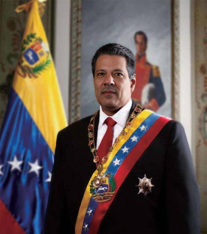JoaquinTeixeira's tweet photo. ⚠️ #URGENTE Ditador venezuelano Nicolás Tributo não aceita a derrota e é taxado de golpista. Em breve mais detalhes. #EquipeJT 🇻🇪 https://t.co/6bPB3nHwJP