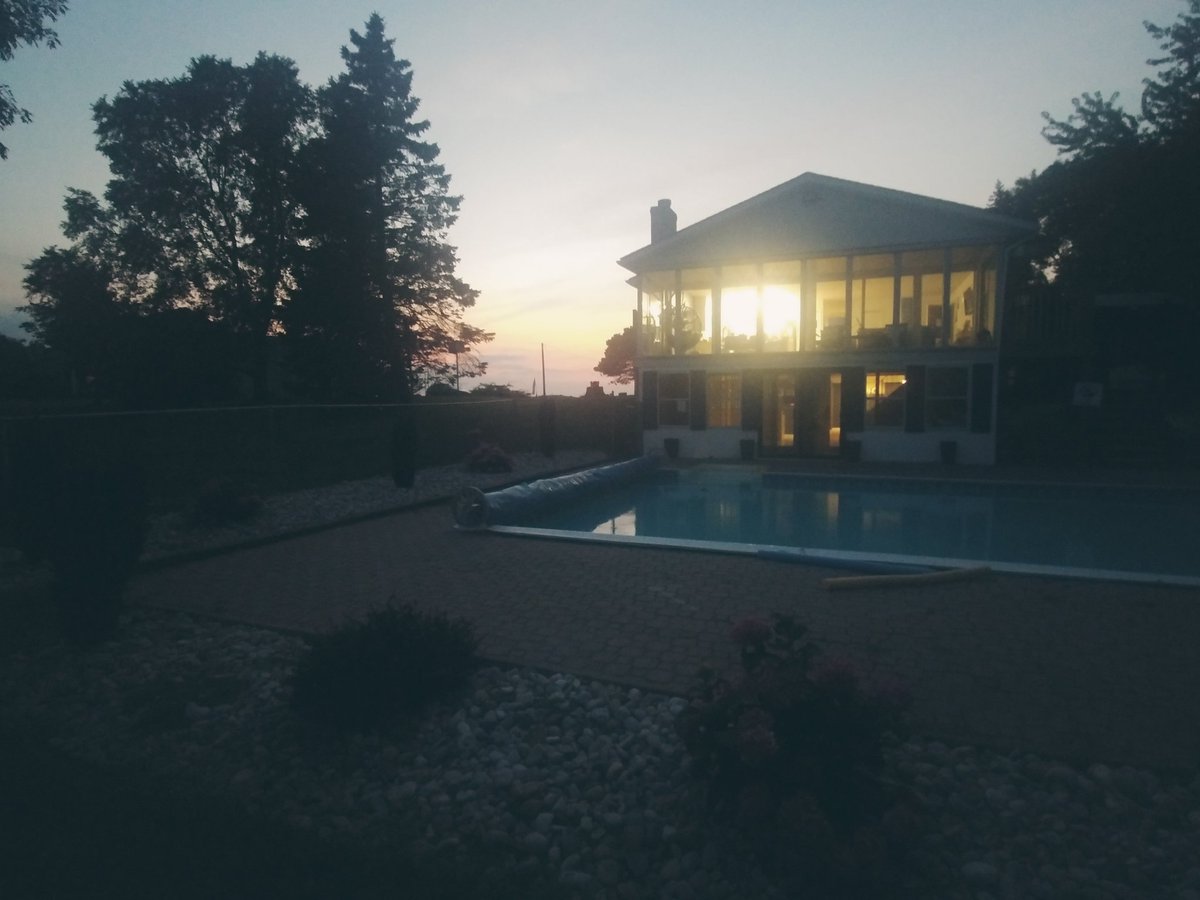 jgmacleodauthor's tweet image. Such a peaceful spot for my writing retreat. Arrived today &amp;amp; staying for the week. 🙏😍🎉😘

#writingretreat #WritingCommunity #writinglife #retreat #LakeErie #peaceful #writersoftwitter #cottage #blessed