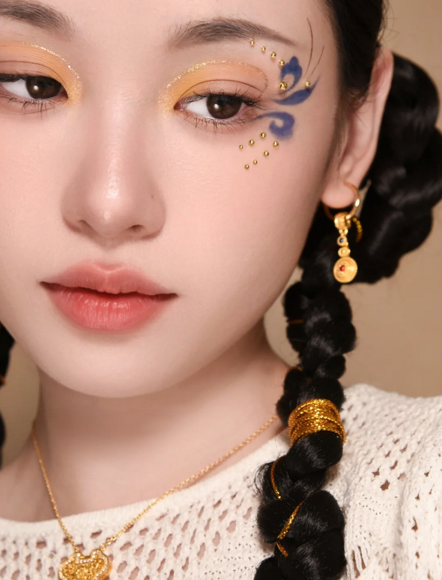 ch12348217630's tweet photo. Chinese traditional pattern anthropomorphic makeup/Gold wishful wrapped branch grain
#Makeup #Fashion #Design #China #Nationalstyle #Pop
#WWERaw #Rhea #Summerslam #GenX #Loomer #MountainDew #BritHume #Brat #LeBronJames
#WinWithBlackMen
#Gagcity #canucks #LCDLF4 #AmberRose https://t.co/SQRmsyKIQp