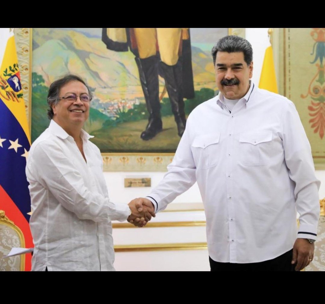 ToroDeArena's tweet photo. Si hoy Colombia no aprendió, solo aprenderemos con hambre y miseria

Petristas = Chavistas

Y si no los sacamos en 2026 ya vieron lo COSTOSO que es recuperar la libertad con estos socialistas castrochavistas. https://t.co/AwXIhfWGec