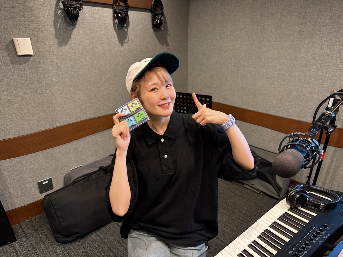 JFNharami_radio's tweet photo. ぬーん🥳
おかわり174杯目は #AuDee で配信中🎉
番組⬇️
https://t.co/bxJFfNLgFk
今回は…メール紹介😇
ピアノ🎹の上達には❓
あと、今週も、いつもと何かがちょっと違う🤔
分かった人にはイイネ❤️させて頂きます🤣
#ハラミちゃん #radiko #jfn
Tweetは➡️ #ハラミラジオ
#fatwitch @FatWitchJapa https://t.co/Gpz2u7fk7W