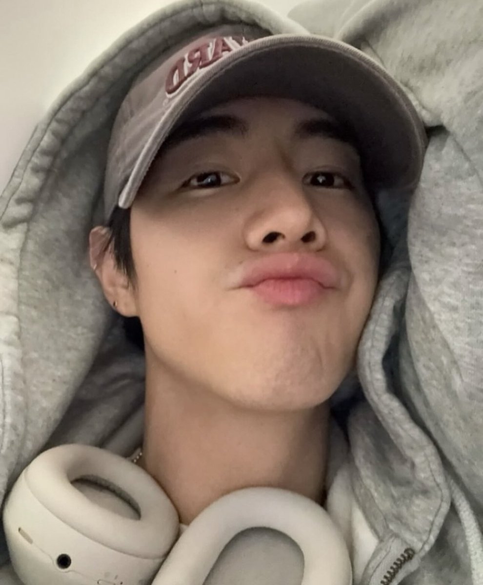 ahgastrophe_'s tweet photo. mark tuan forgot to age 🥹 https://t.co/99hHYDKXzz