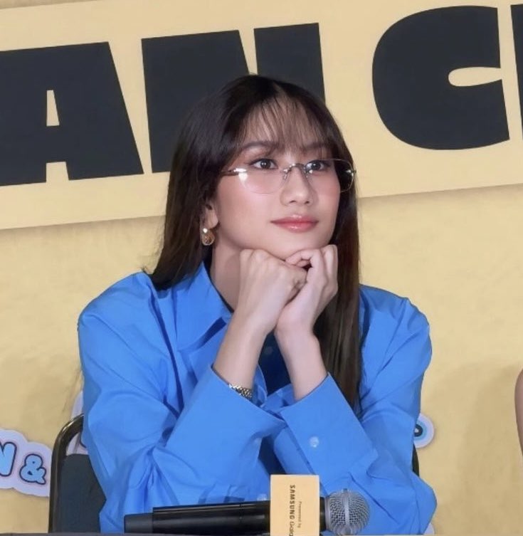 luvforsheena's tweet image. our girlie with specs and bangs has a charming smile that lights up every room she enters. down bad for you, sheena mae.