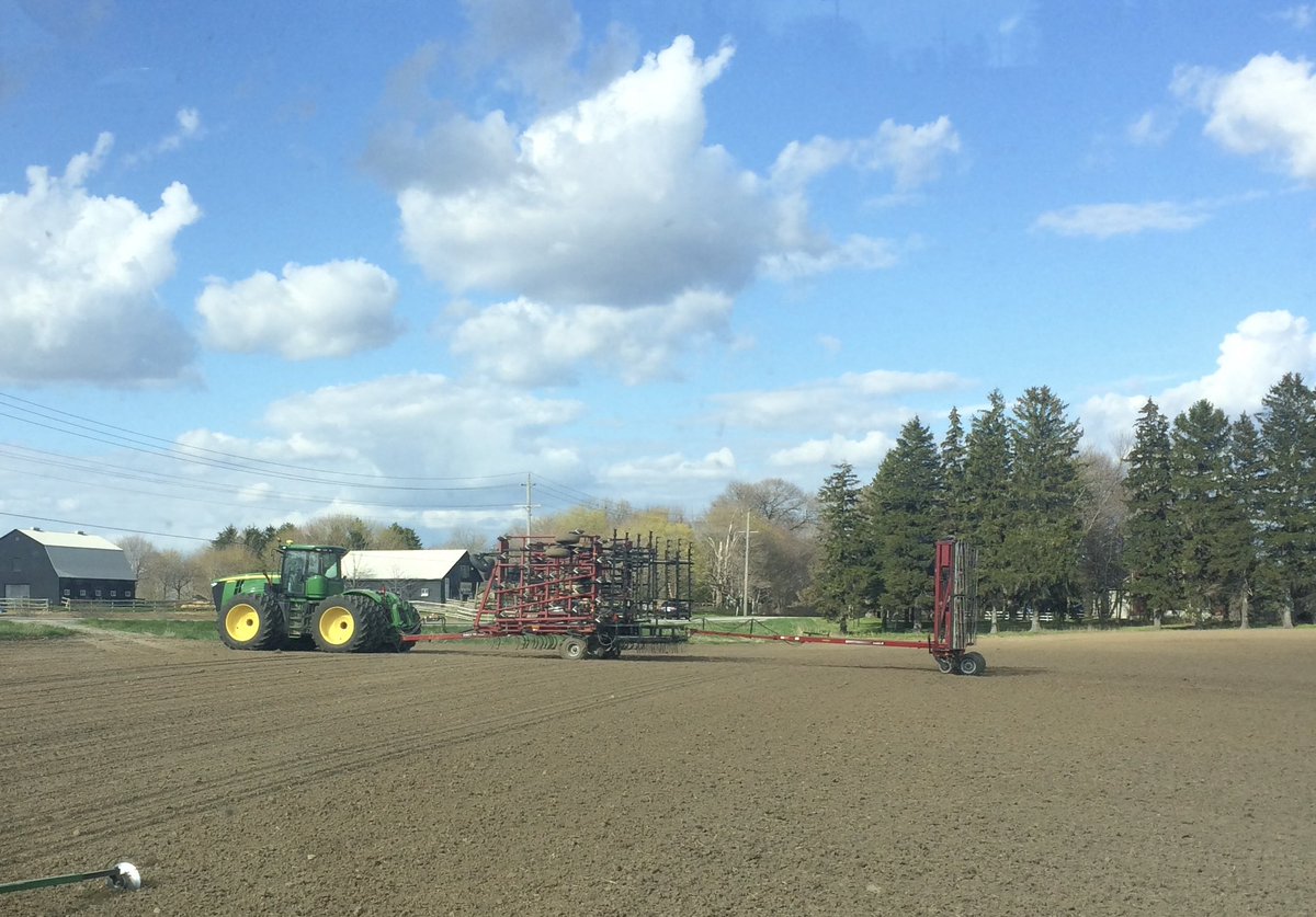 Before I pull something out of the states is anyone in Ontario selling a 50’ Case single rolling basket Crumbler?  Or a 48-54’ Case Tigermate cultivator with a rolling basket?  Thanks #ontag