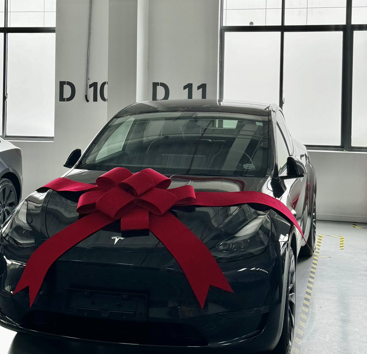 2OO_OK's tweet photo. Got my FIRST car! @elonmusk https://t.co/TVQ33krG7m
