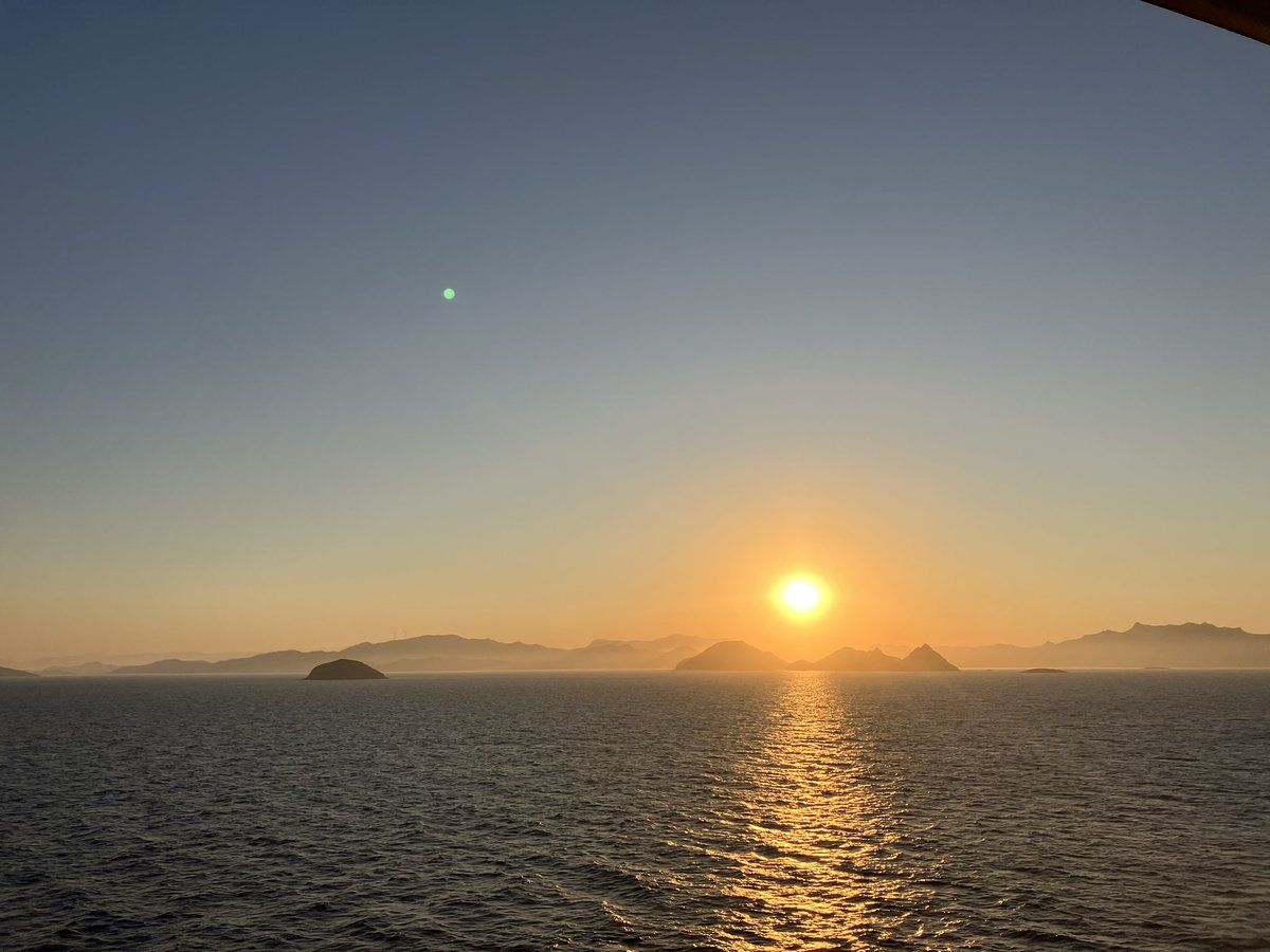 lucindahawksley's tweet photo. Drifting along on the Aegean Sea on a blissful early morning. There is so much #history here it’s almost overwhelming. Memories of Classical Civilisation lessons at #school are coming back to me & I feel very grateful to my teachers. #Explora1 #AuthorOnTour #cruising https://t.co/hGWJKURVec