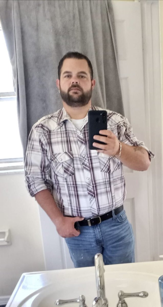 makingthatdow's tweet photo. Sunday amazon delivery is the best. Married blue collar. Return visitor makes himself at home and takes a well deserved half hour break for edging milking before his next stop
#gloryhole
#marriedcock
#edged
#milked
#2loads https://t.co/6AjnJcn7ht