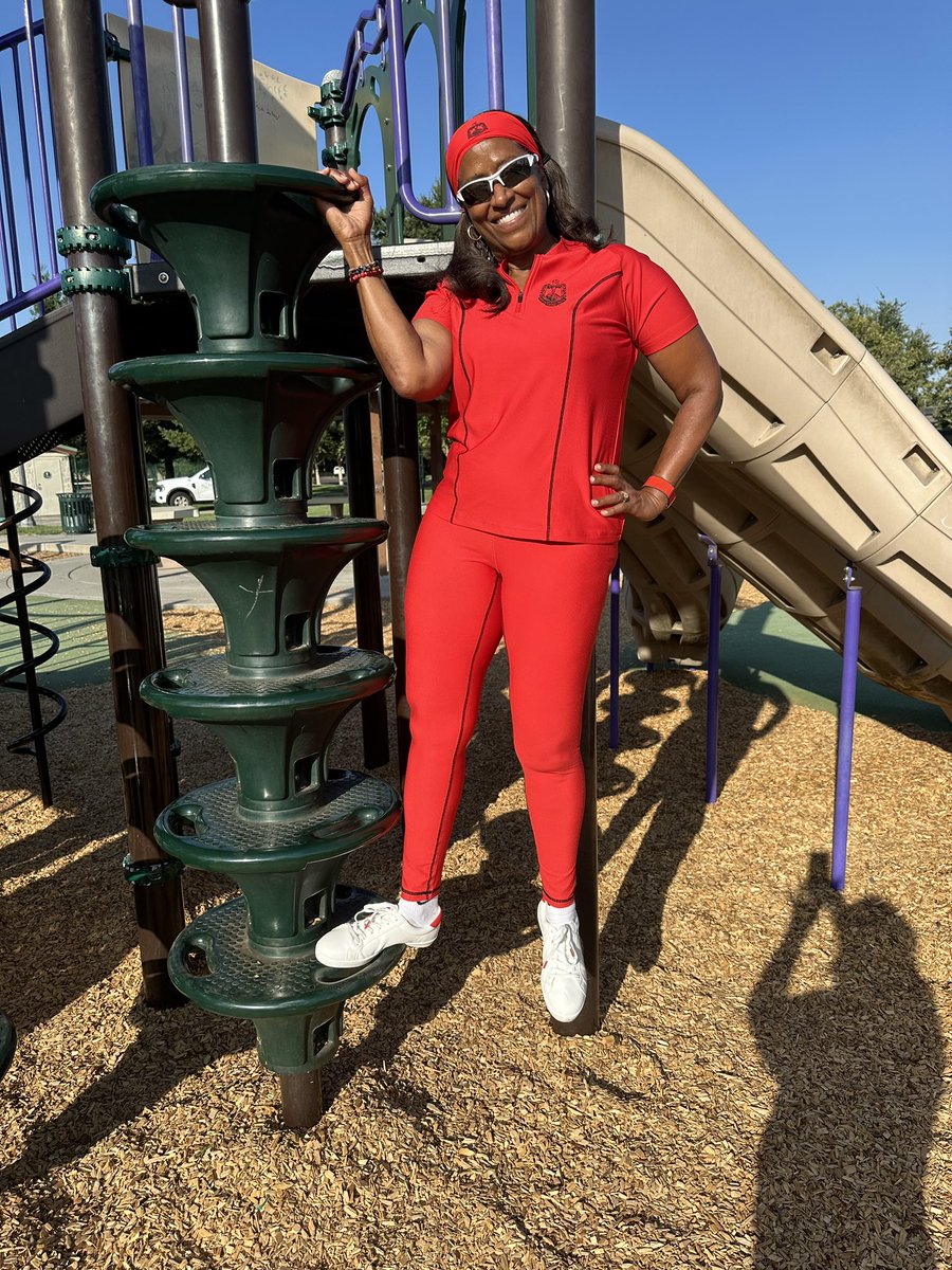 Geesmom2's tweet image. July Delta Box❣️Put a pep in your step and PLAY❣️  Ribbed Quarter Zip Active Set &amp;amp; Headband❣️ #deltaboxbrandambassador #deardelta #deltabox #blessed #oooop #trunkup #fortitude #divas #devastatingdivas #redandwhite #joyinoursisterhood #dsttakeover #dst #dst1913 @DearDelta1913