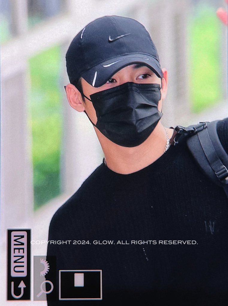 mngyumnarchives's tweet photo. #TWICETEEN #MINGYU #MINA : 240729 mingyu and mina at the airport🖤 https://t.co/PPKNlVYBYx