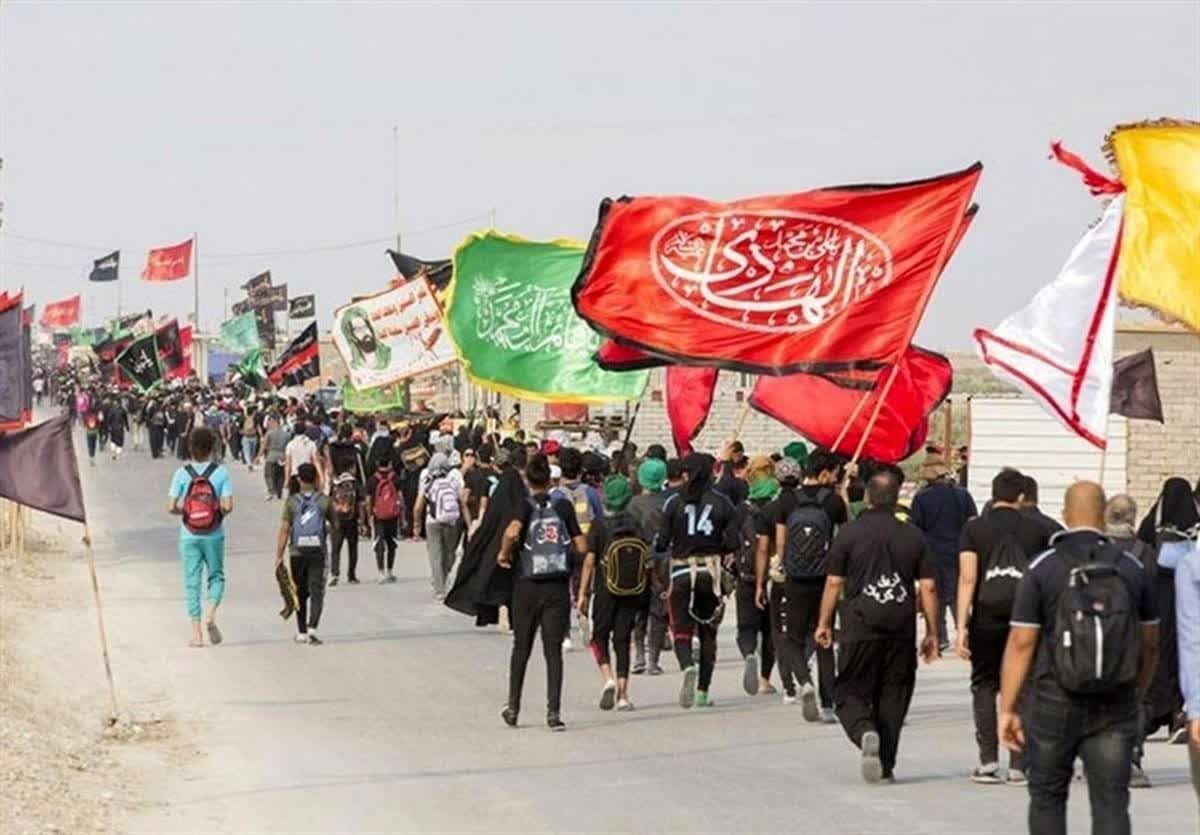 0902529005m's tweet photo. این عشق به حسین است که هر ساله اینچنین باپای پیاده به سمت بین الحرمین حرکت میکنن

#مکتب_حسینی 
#حب_الحسین_یجمعنا https://t.co/FUp6g8NXmY