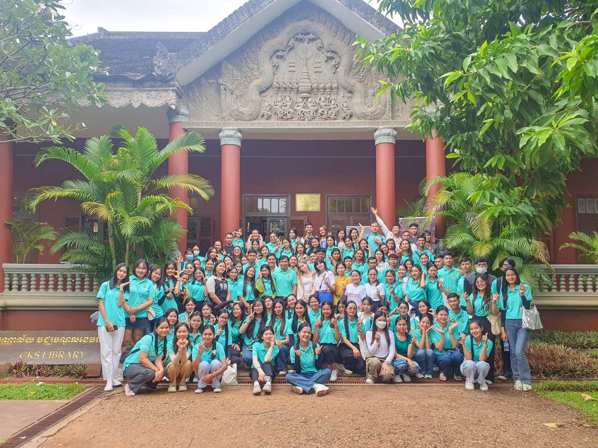ckscambodia's tweet photo. CKS welcomed 120 faculty &amp; students from the National University of Battambang for a study tour on July 27, 2024. They learned about our operations, fellowship programs, and library resources. We thank them for their interest and support of Khmer Studies.

#CKS #CKSLibrary #NUBB https://t.co/u2oTQpmSLD