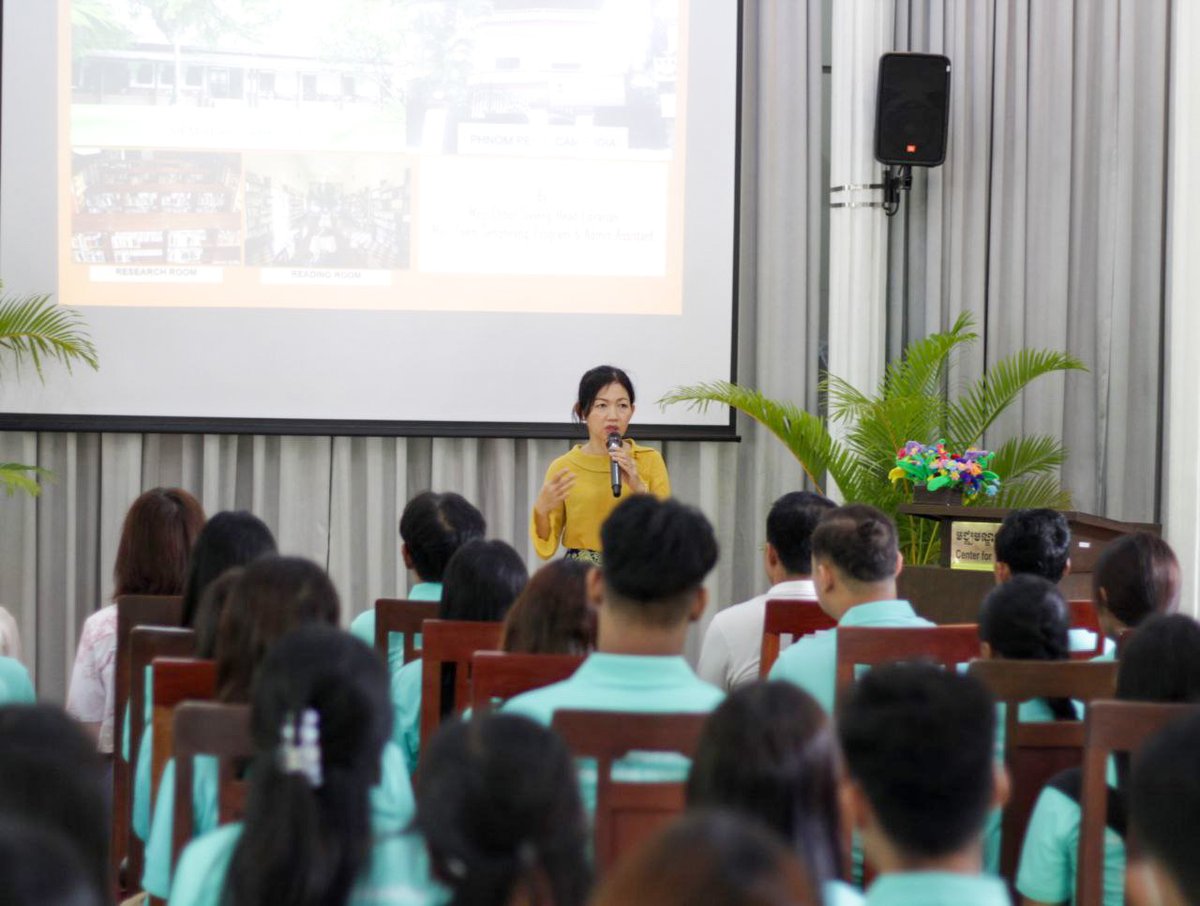 ckscambodia's tweet photo. CKS welcomed 120 faculty &amp; students from the National University of Battambang for a study tour on July 27, 2024. They learned about our operations, fellowship programs, and library resources. We thank them for their interest and support of Khmer Studies.

#CKS #CKSLibrary #NUBB https://t.co/u2oTQpmSLD