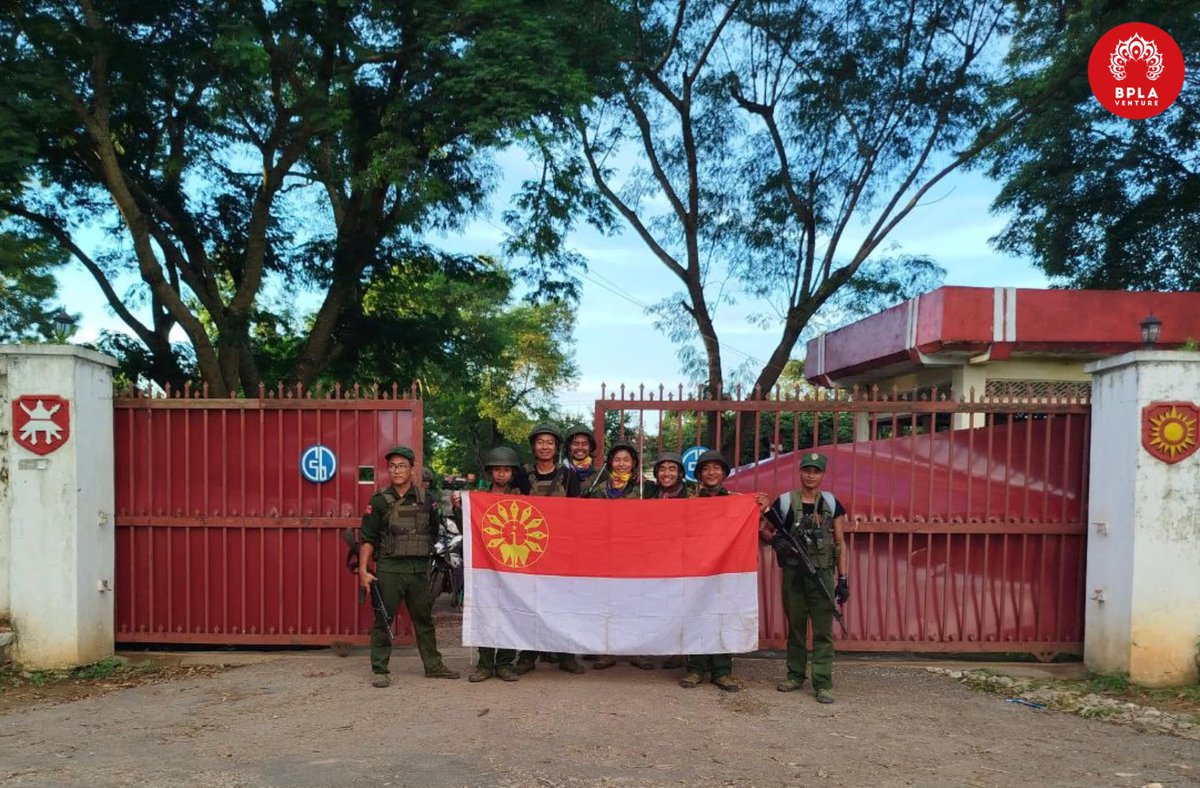 IrrawaddyNews's tweet photo. The Myanmar National Democratic Alliance Army and allies seized the HQ of junta Infantry Battalion 68 and a hilltop base in Lashio Township, northern Shan along with vehicles, weapons and ammunition Saturday, the ethnic army said. 
Photo: BPLA, MNDAA 
#WhatsHappeningInMyanmar https://t.co/O49sOdHwIe