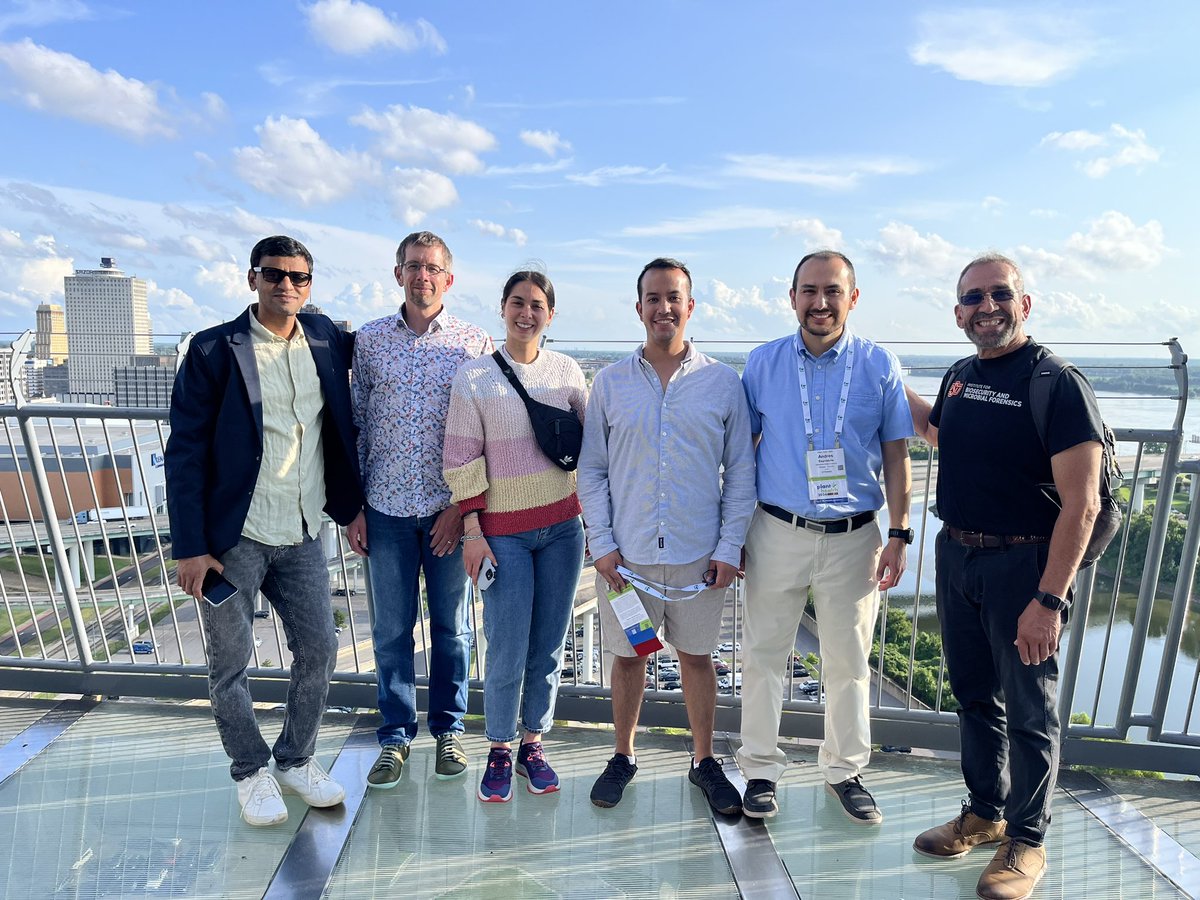 AOV_OlmedoVelar's tweet photo. Nice Mississippi River and Memphis view with great people. #PlantHealth2024 @ariflab_UH @Be_Phytopath @andrese52 panoramic picture taken by @ochoa_corona https://t.co/aX2QppCp0T
