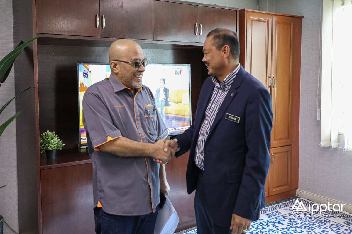 IpptarR's tweet photo. Kunjungan Hormat Presiden Alumni GPMS - Dato' Syed Anuar ke IPPTAR.

#ipptarforall #ipptarbest https://t.co/JCy4WkgYs6