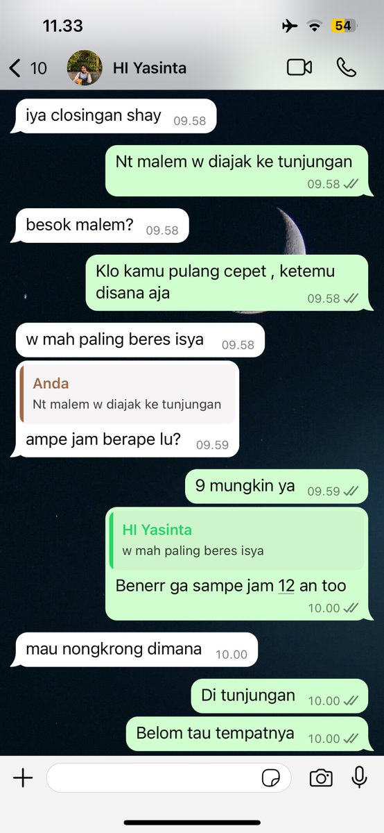 hyerinoona's tweet photo. Ngebet mau ketemu aku sih.. emang fans beratttttt https://t.co/tqhuoG3UvW