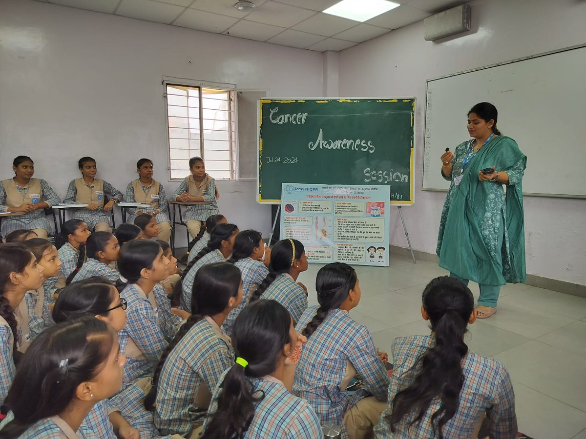 _OMFoundation's tweet photo. OM Foundation School held an enlightening session on cervical &amp; breast cancer awareness. The session was led by Dr. Ekta Gupta, a distinguished expert with extensive qualifications including MBBS, MD, DNB in Community Medicine, &amp; a PG Diploma in Disaster and Hospital Management. https://t.co/JxKRrw7uHH