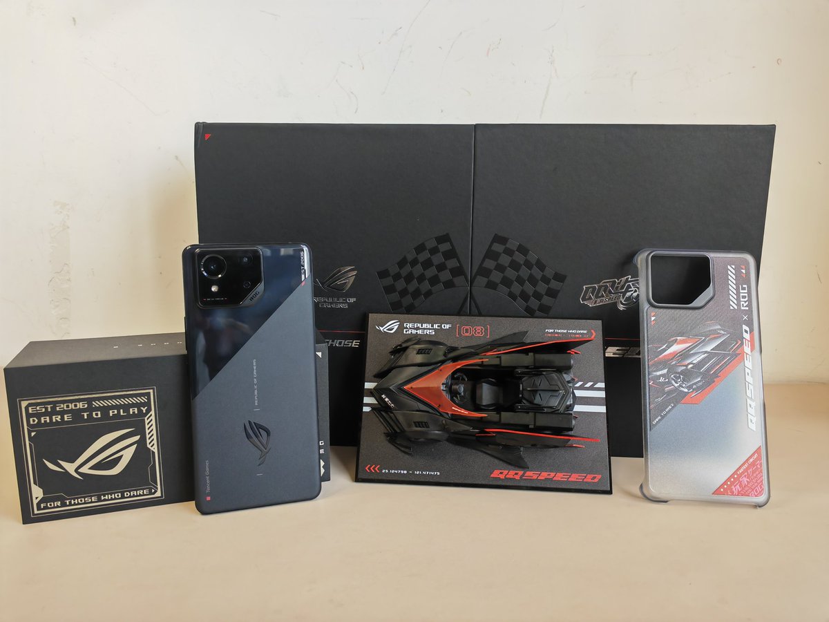 smartphonesfans's tweet photo. Asus Rog8 x Tecent QQ Speed Special Edition Gaming Phone Quick Unboxing & Hands On. #rog8 #qqspeed
https://t.co/y1LuKXSpcQ https://t.co/bMI7ui0Flu