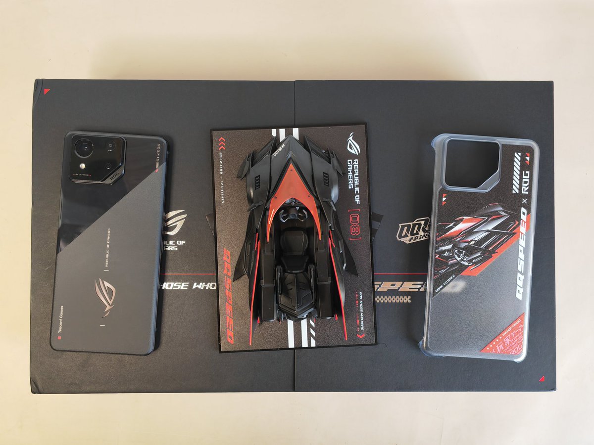 smartphonesfans's tweet photo. Asus Rog8 x Tecent QQ Speed Special Edition Gaming Phone Quick Unboxing & Hands On. #rog8 #qqspeed
https://t.co/y1LuKXSpcQ https://t.co/bMI7ui0Flu