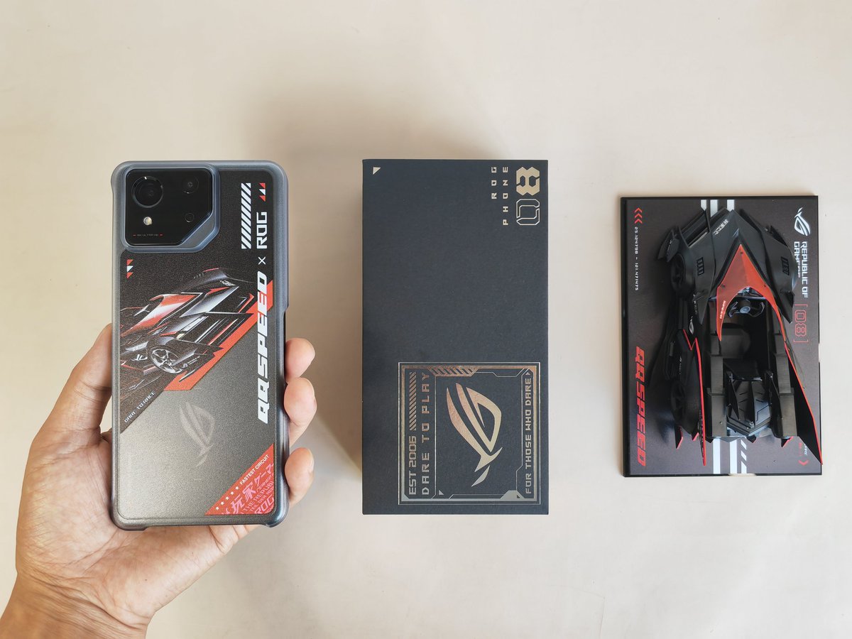 smartphonesfans's tweet photo. Asus Rog8 x Tecent QQ Speed Special Edition Gaming Phone Quick Unboxing & Hands On. #rog8 #qqspeed
https://t.co/y1LuKXSpcQ https://t.co/bMI7ui0Flu
