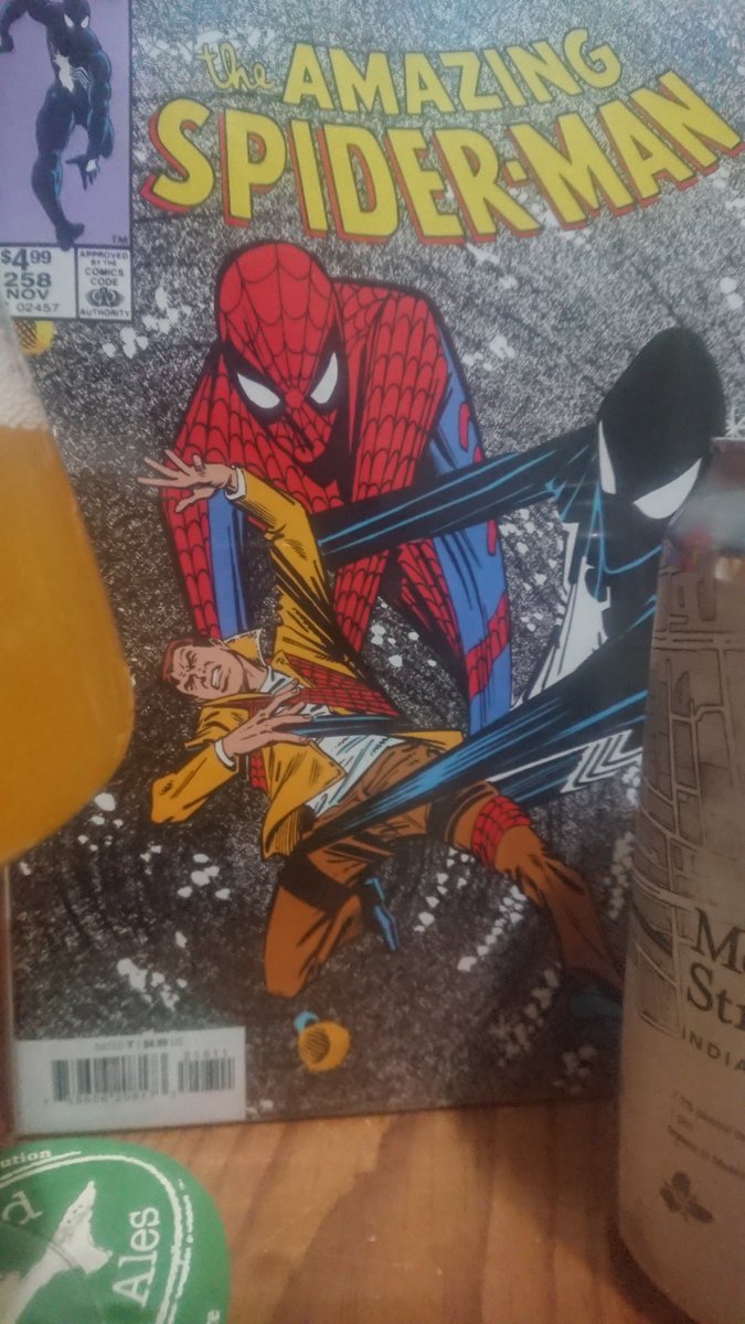 rockdrigo8325's tweet photo. #SpiderManSunday y este clásico nomas leer la primera página!!! #258 de De Falco y Frenz dirigidos por Shooter. Muy bien por estas reimpresiones 💯👌
Para acompañar una Melcher Street #IPA para seguir por la calle de la amargura, aunque está muy bien balanceada, salud 🍻 😋 https://t.co/qRDts1bQXq