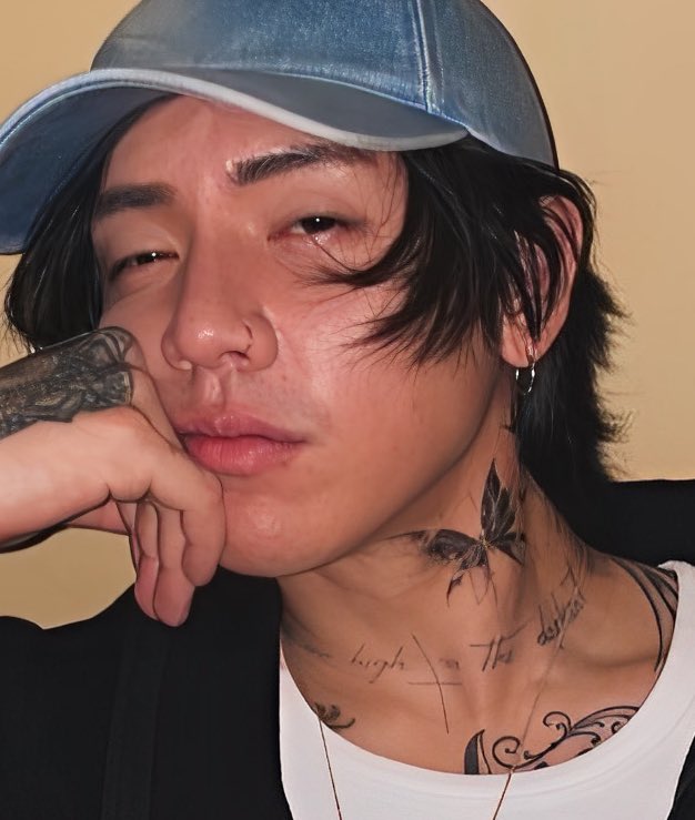 i suddenly like monday!! 🥺🫶🏻 ohhhh he got a new tattoo 👀🦋