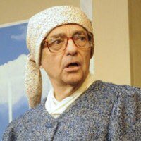 stokovka's tweet photo. lide: bozicku na zahajeni olympiady delal performance typek s plnovousem prevleceny za zenu kde to jsme toto je konec civilizace
ti sami lide: divadlo jary cimrmana jojooo i love

(tak jenom ze umelci se za jiny pohlavy prevlikaji fakt dlouho, tak si z toho nestoupejte na hlavu) https://t.co/sVhNCtL6UH