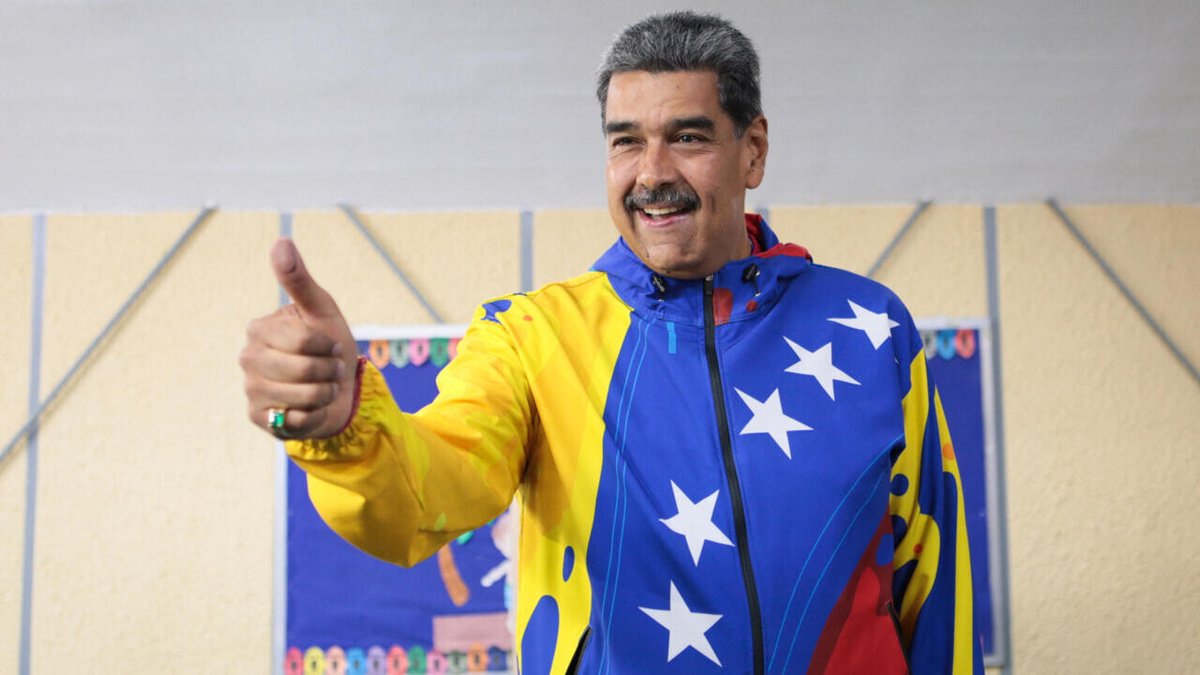 RFI's tweet photo. Venezuela: Nicolas Maduro réélu président pour un troisième mandat, selon la Commission électorale
➡️ https://t.co/4PruwJTZQt https://t.co/RhD16R9XoD