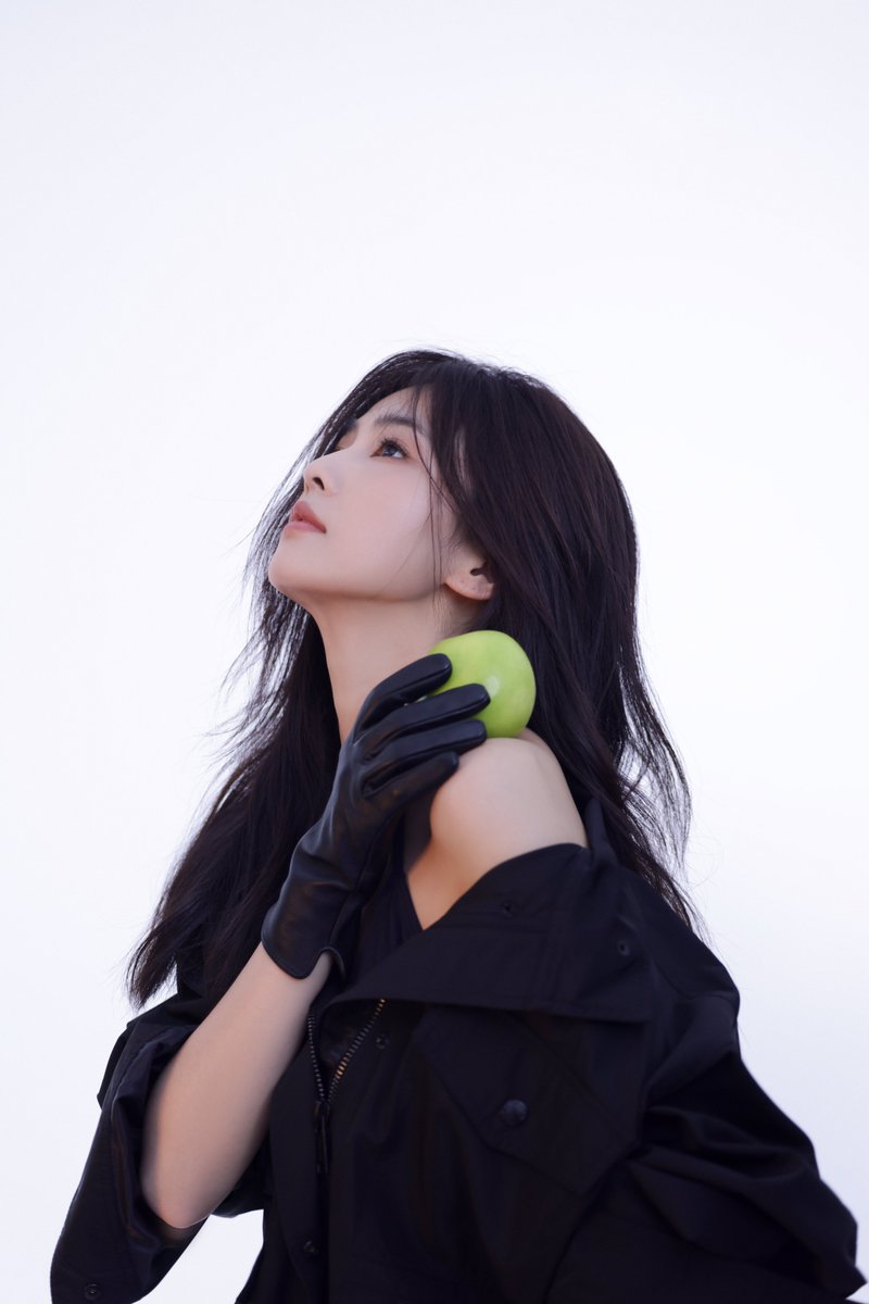 dablcpnk2's tweet photo. 240729 - BaiLu's information station Weibo 

Station shares behind the scene photoshoot of #BaiLu for Grazia July 2024 edition 

#白鹿

1/3 https://t.co/cUTp1SWySq
