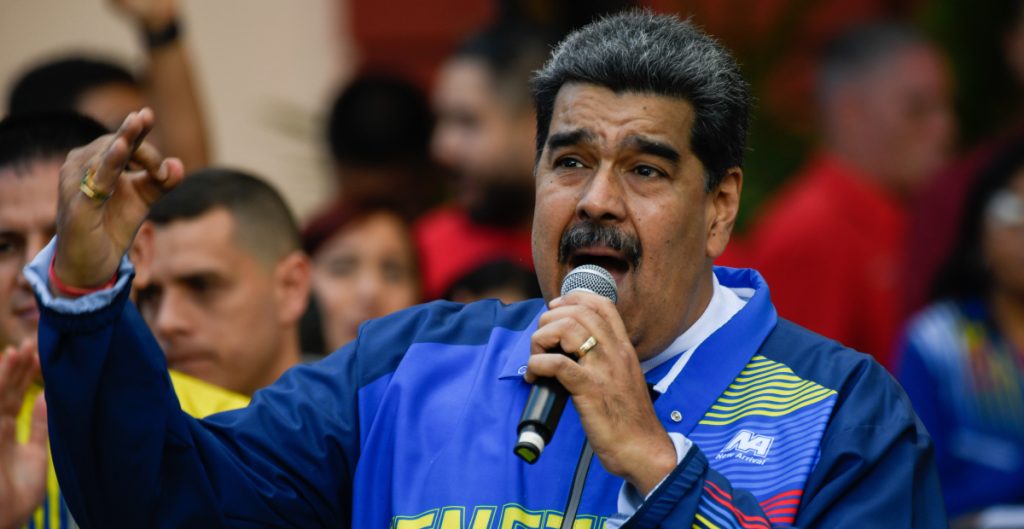 ATVLatino's tweet photo. 🛑El dictador Nicolás Maduro se roba la elección en #Venezuela https://t.co/rTqfQ0jycD https://t.co/MyzhncL3Kc