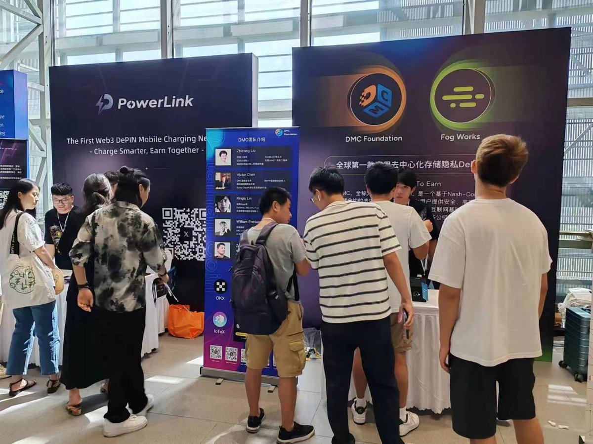 datamallcoin_CN's tweet photo. 参加杭州首场区块链百人大会圆满结束！感谢主办方 @FIBOGlobal @Bu_dao_official 的热情邀请。令人兴奋的是，我们在会上看到了许多优秀的项目展示和前沿技术的分享，这些都为未来的发展指明了方向。感谢所有参与者的积极互动和贡献，让这次大会成为一次难忘的学习和交流的盛会。

期待与各位在区块链领域继续携手共进，共同探索更多未来的可能性！🚀✨#区块链 #杭州会议 #DMC
