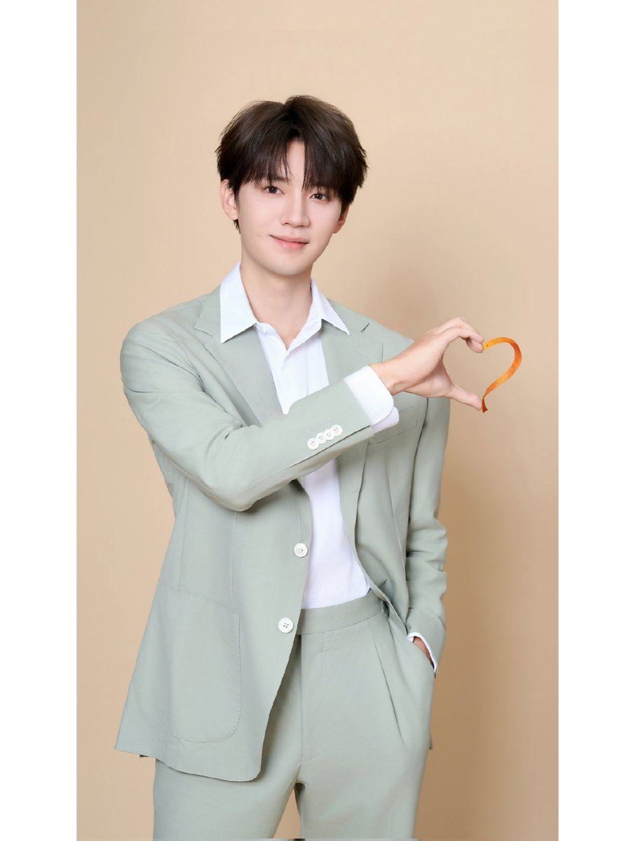 zhouyiranstory's tweet photo. Jul 29,2024
#BVLGARI's #weibo update
You have a mysterious call from Bvlgari fragrance #brandambassador #ZhouYiran. Please pay attention to it. #ChineseValentine 's Day is coming, and he will have a #sweetdate with you.
#周翊然 #โจวอี้หราน #주익연 #ChuDucNhiên https://t.co/1WJNIqNJLC
