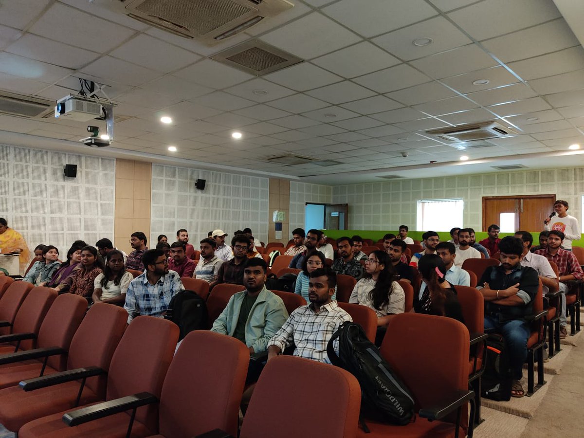 CeNSEatIISc's tweet photo. Excited to welcome the new batch of students admitted in July'24.

We have over 60 enthusiastic students admitted for various courses including #PhD #MTech and #MEngg courses at @CeNSEatIISc @iiscbangalore
Wish you all the very best for your endeavors at #CeNSE. https://t.co/47jwnooHNA