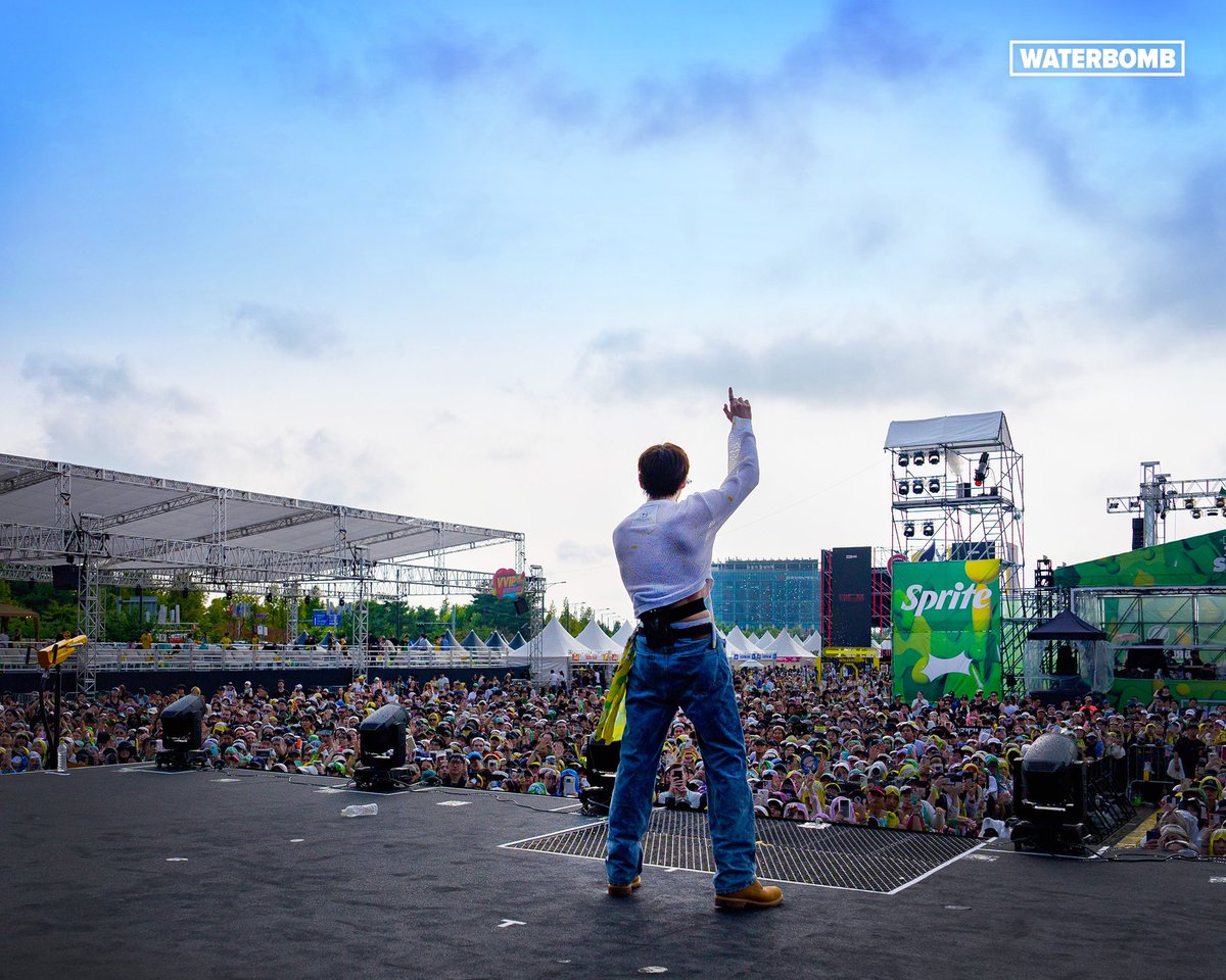 waterbomb_seoul's tweet photo. 강다니엘! 워터밤에서 여러분과 함께할 수 있어 행복했습니다💚

#WATERBOMB #WATERBOMB2024 #WATERBOMBSEOUL #KANGDANIEL #워터밤 #워터밤2024 #워터밤서울 #강다니엘 https://t.co/ymQeDu4WNS
