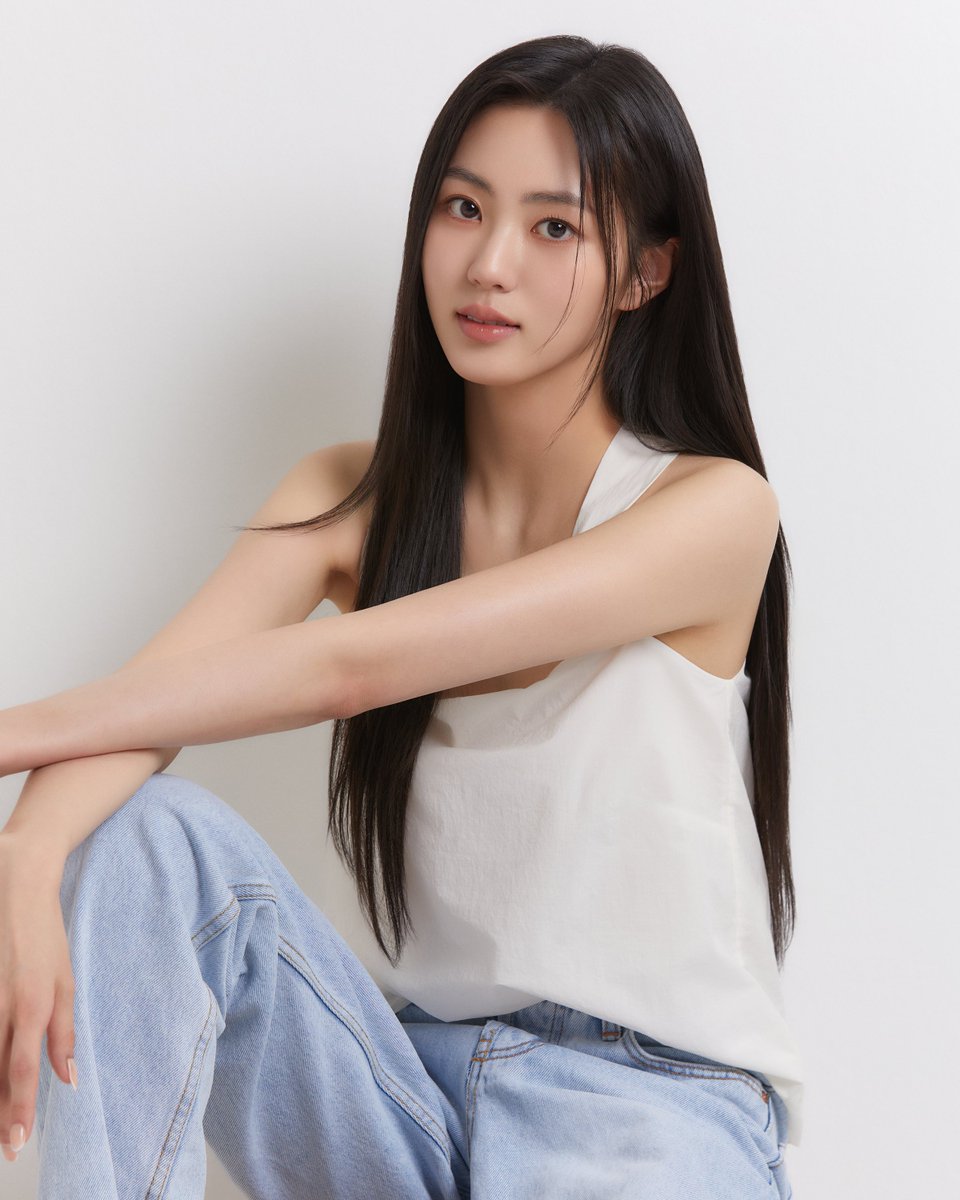 CUBEactor's tweet image. [🛎] [#권은빈] 

NEW PROFILE 

무한한 가능성을 가진 배우 권은빈의 새 프로필 사진이 공개되었습니다.
앞으로도 다양한 매력을 선보일 배우 권은빈에게 사랑과 응원 부탁드립니다. 🩷

#KWON_EUNBIN