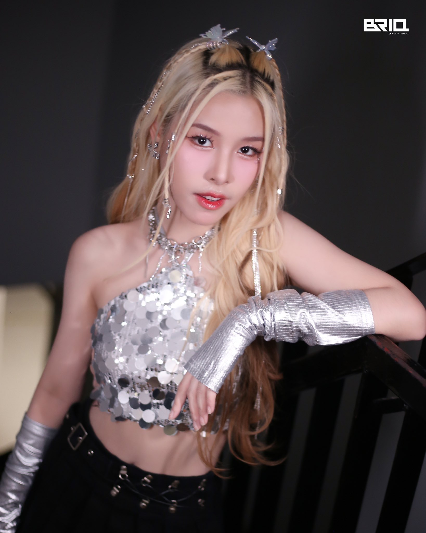 GToWLmYbsAAmlM0?format=jpg&name=large