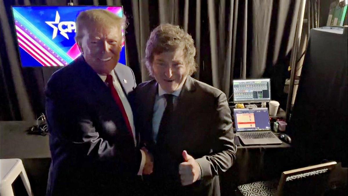 BenjaminNorton's tweet image. Argentina's far-right US puppet President Javier Milei is openly calling for a military coup in Venezuela.
Milei (who strongly supports Israel's genocide in Gaza) said Argentina refuses to recognize President Maduro's electoral victory, and called for the army to overthrow him.