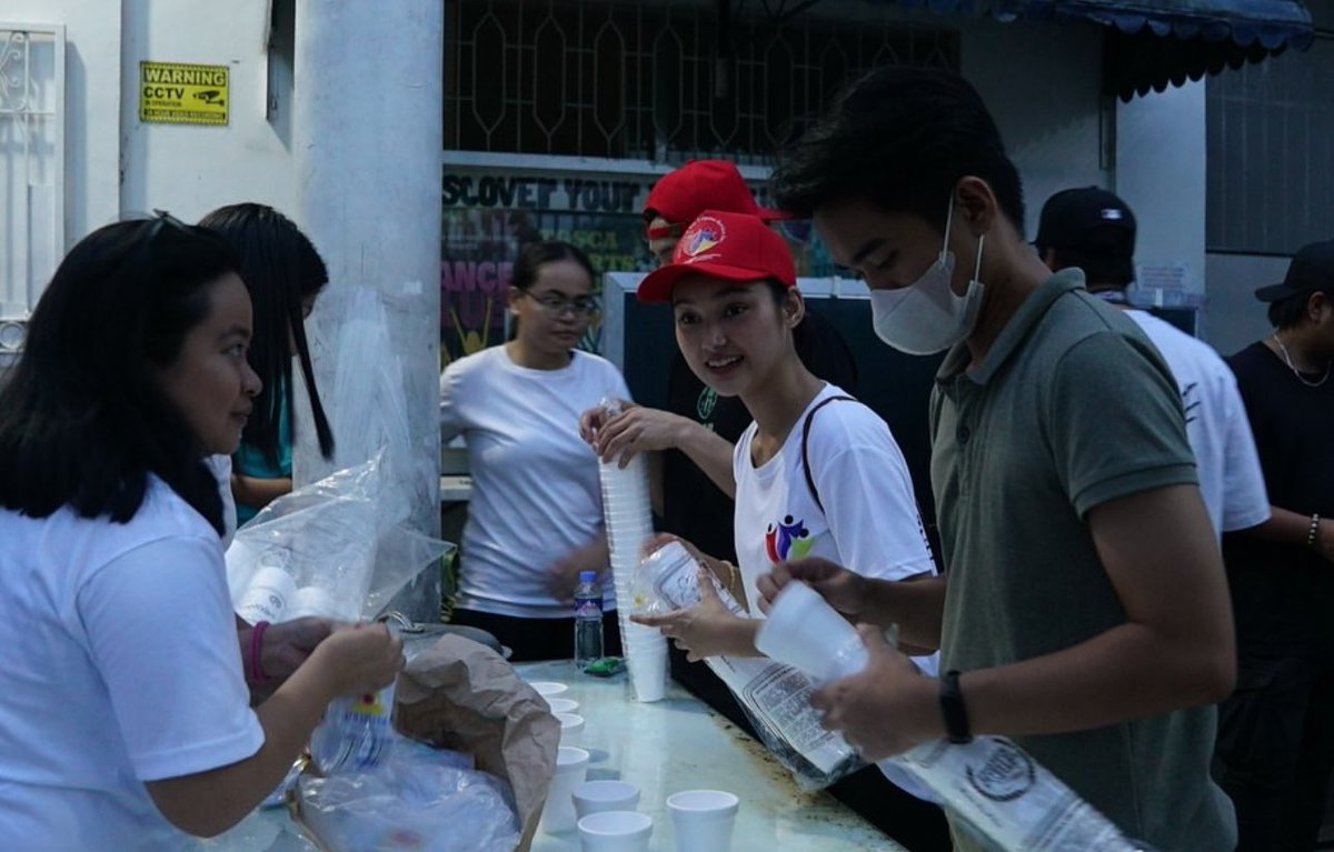 riseartistsph's tweet photo. Incredibly proud of our girl #KarinaBautista for lending a helping hand with @oneraceforfilipino by providing relief efforts to the victims of typhoon Carina at Brgy. Tumana, Brgy. Malanday, and Marikina City. ❤️ https://t.co/eG4UZvKgzQ