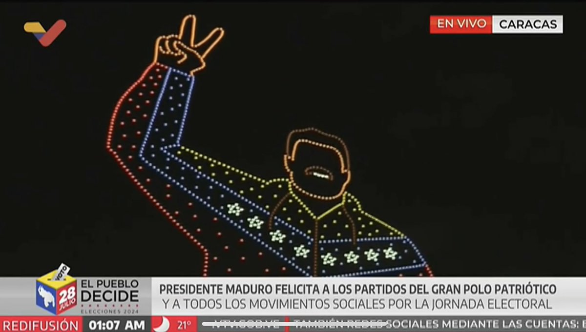 t_ings's tweet photo. A lovely drone light show, a gift from China, accompanied the presidential address at Miraflores 🇻🇪🇨🇳

Congratulations to @NicolasMaduro and the people of Venezuela for defeating the far-right and defending the Bolivarian Revolution! https://t.co/LHvpcb2xyu
