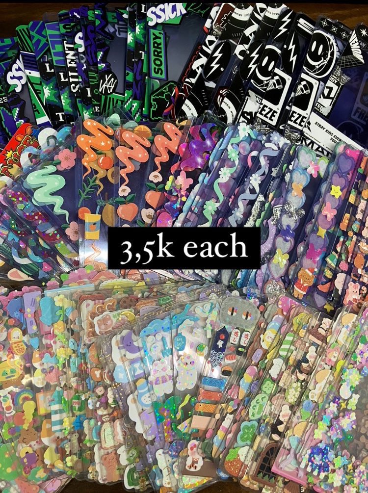 ga_cry_pea's tweet photo. WTS TOPLOADER DECO
‼️CLEARANCE SALE‼️
✅co oren
✅keep event
✅ina based
highquality sticker &amp; official straykids sticker
toploadernya merek sultan stickernya qualitynya jg bagus
every purchase include all
t. kpop photocard
detail in reply 👇
link shopee:
https://t.co/hZhEUEn57k https://t.co/8EtLY5Ty2G