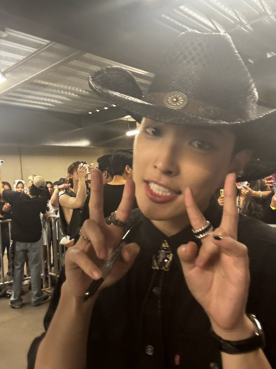 jitaktopia's tweet image. OH MT FUCKING GOD 

#ATEEZinArlington #ATEEZ