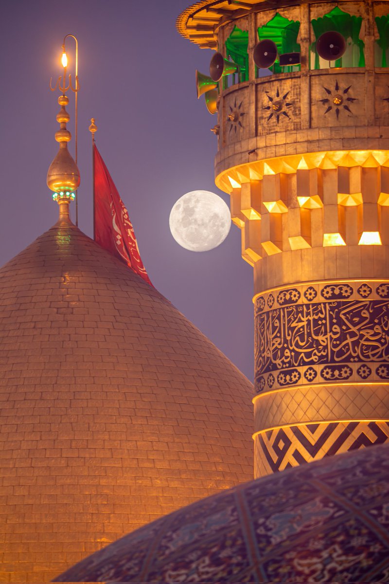 Zeinabiun1's tweet photo. این روزها غم تو مرا می‌‌کشد حسین
 شبهای ماتم تو مرا می‌‌کشد حسین
 تا آن دمی که منتقم تو نیامده ست...
سرخی پرچم تو مرا می‌کشد حسین.
#حب_الحسین_یجمعنا 
#مکتب_حسینی https://t.co/loC7eedxNu