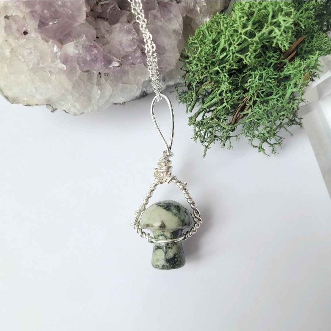 TheWildWWitch's tweet photo. Kambala Jasper will give you the courage and inspiration to confront your fears and alleviate the stress from your body. It will also restore the balance in your body, mind, and spirit.
https://t.co/OZ1EY1GYuB
#MHHSBD #EarlyBiz https://t.co/yg6lYXCjOs